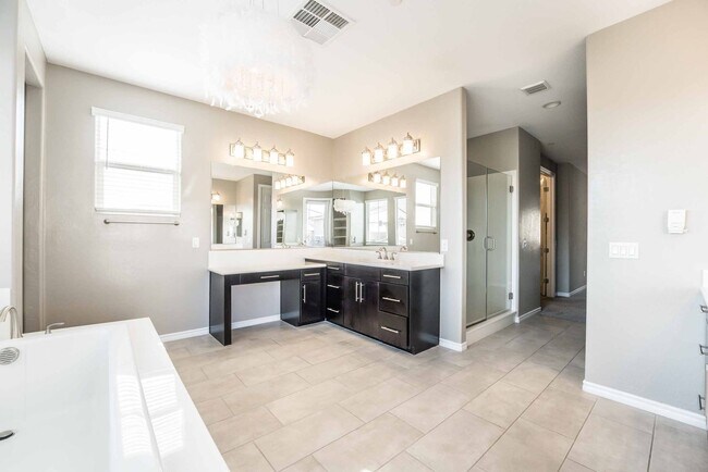 Building Photo - A stunning 4 Bedroom home nestled in the prestigious community in Henderson!