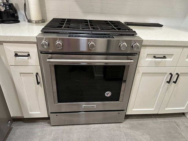 Building Photo - 204 Larkspur Plaza Dr