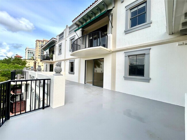 Building Photo - 1650 Galiano St