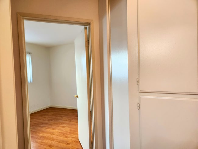 Interior Photo - 432 S Normandie Ave