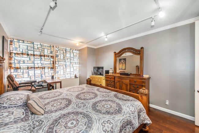 Building Photo - 6050 JFK Blvd E