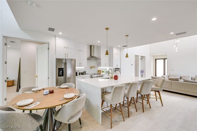 Building Photo - 3400 Canal St