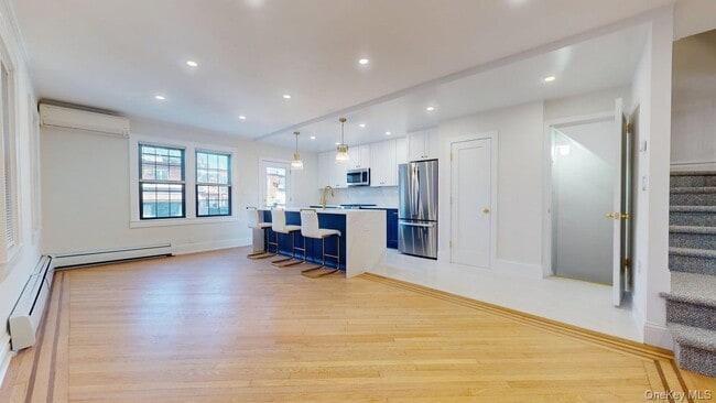 Building Photo - 88-37 62nd Dr