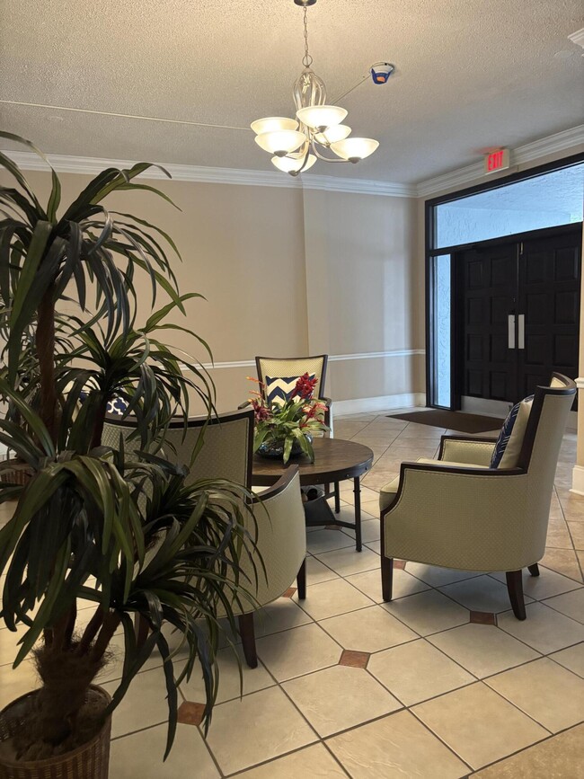 Building Photo - 480 Executive Center Dr