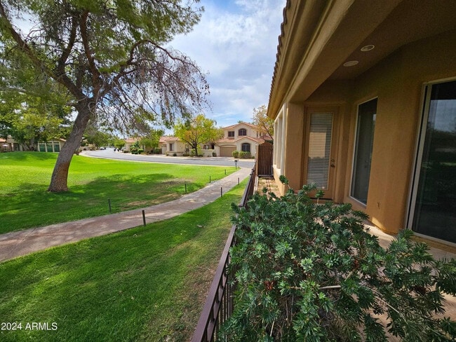 Building Photo - 7849 E Cholla St