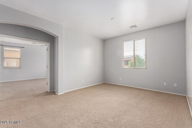 Building Photo - 42511 W Cheyenne Dr