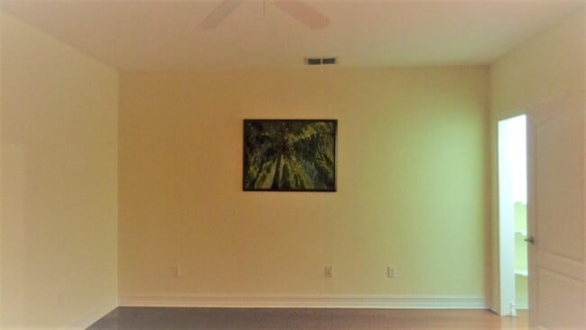 Building Photo - 1825 Bridgepointe Cir