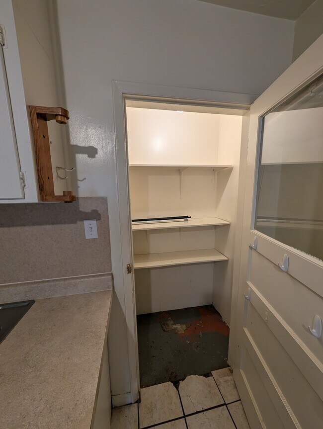 Building Photo - 113 W 600 N