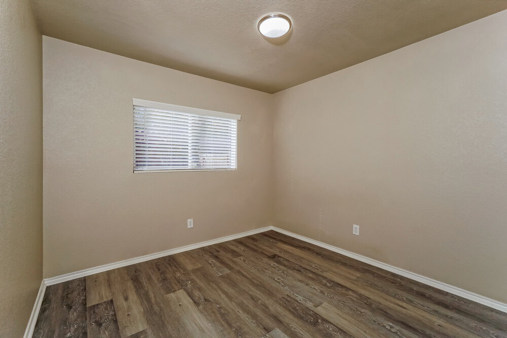 Building Photo - 9331 Maple Silver