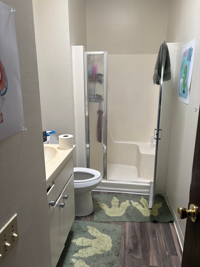 Building Photo - 1016 Drake Dr