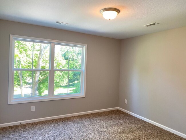 Building Photo - Brand New 2 Story Duplex!!  Close to Downtown with 3 bedrooms and 2 baths.