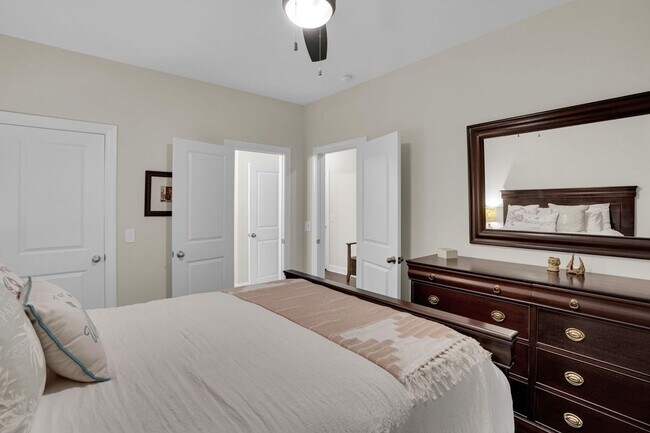 Building Photo - Bull Street District 3 Bedroom 3.5 Bath