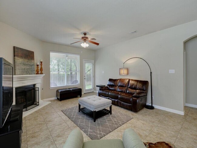 Building Photo - 300 Steer Acres Ct