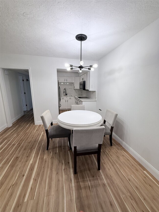 Building Photo - 2601 Bellefontaine St