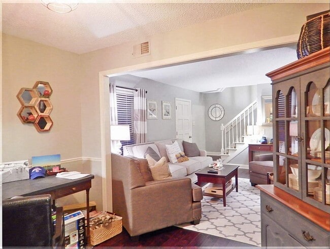 Building Photo - 461 Dove Valley Rd