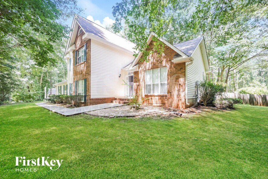 Building Photo - 42 Treetop Ln