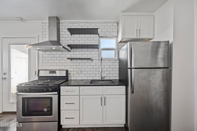 Building Photo - 3615 N 15th Ave