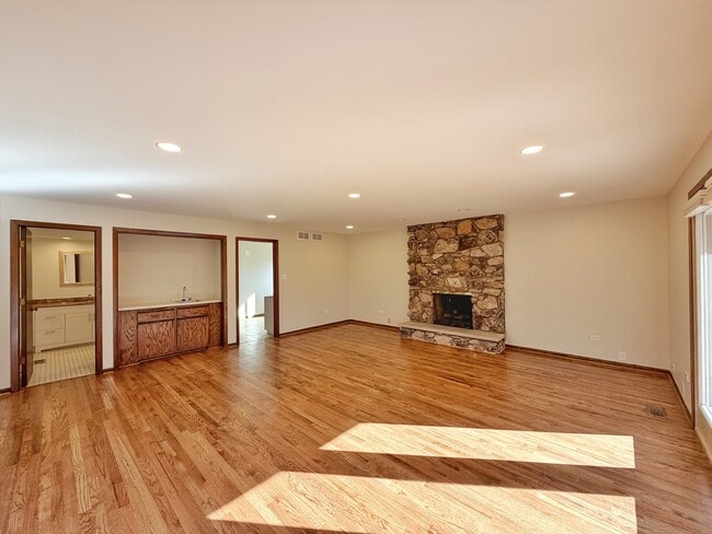 Building Photo - 6710 Wedgewood Ln