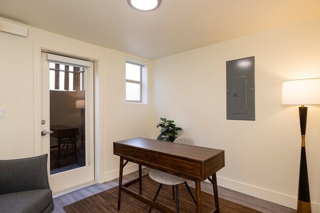 Building Photo - Ballard Gem! Updated Apartment w/ Parking, Bright Interiors & Steps to Dining + Parks