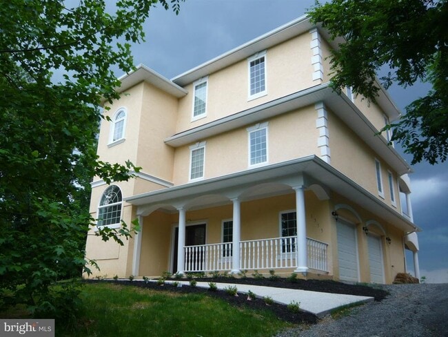 Building Photo - 1355 N Independence Dr