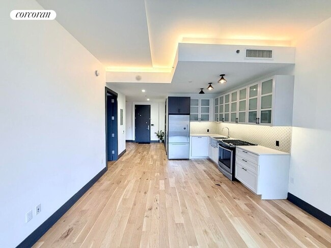 Building Photo - 10 Montieth St