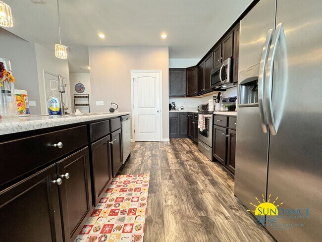 Building Photo - Stunning 4 Bedroom Home in Shiloh Place!