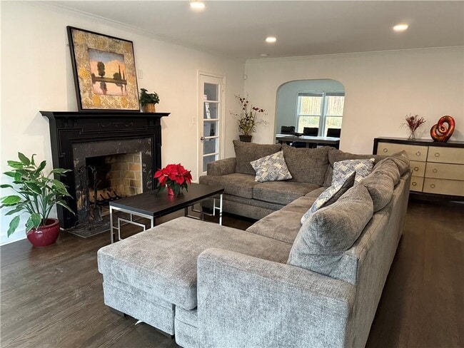 Building Photo - 1140 Goodwin Pl NE