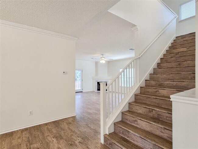 Building Photo - 8321 Cambria Dr