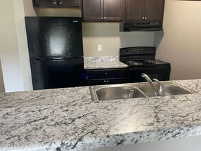 Building Photo - 2824 S Osage Ave