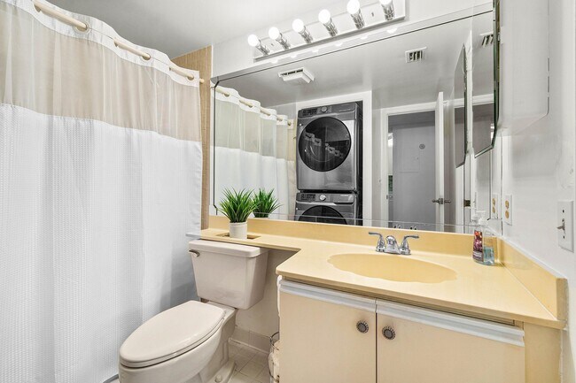 Building Photo - 10110 Cedar Point Blvd