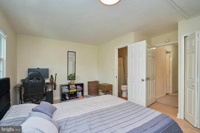 Primary Photo - 14839 Bodley Square