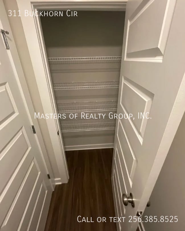 Building Photo - 311 Buckhorn Cir