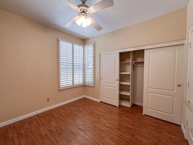 Building Photo - Pool Home in Gated Community