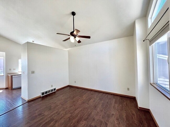 Building Photo - 4 Bedroom Home in Pronghorn Glen with Mountain Views