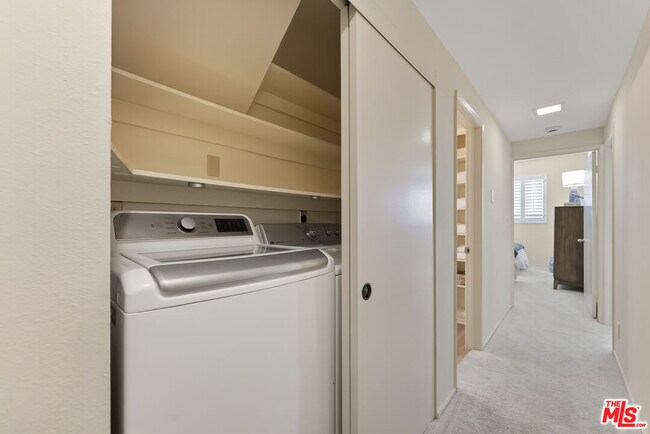Building Photo - 2677 S Centinela Ave