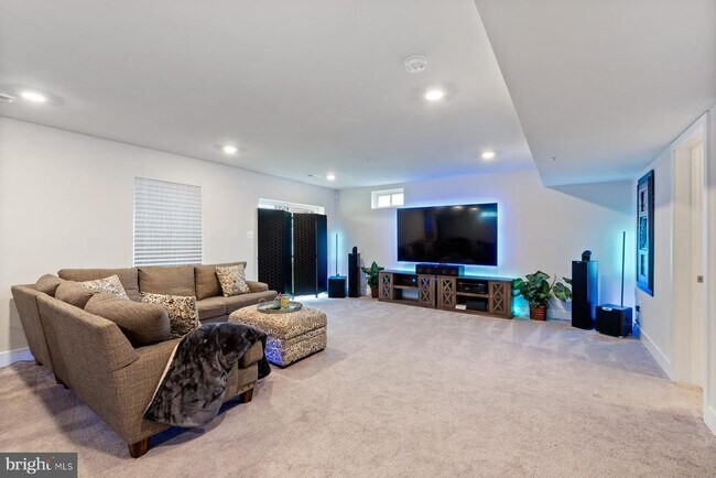 Building Photo - 4378 Shakespeare Cir