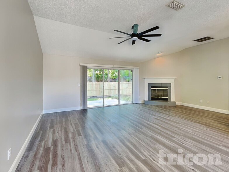 Building Photo - 2773 Acorn Park Dr N