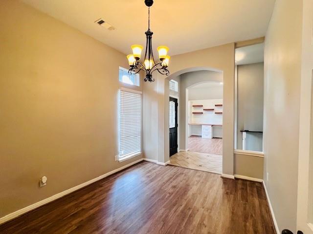Building Photo - 1809 Village Ct Ln