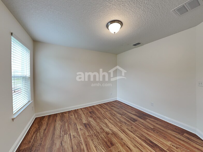 Building Photo - 740 Celebration Lane