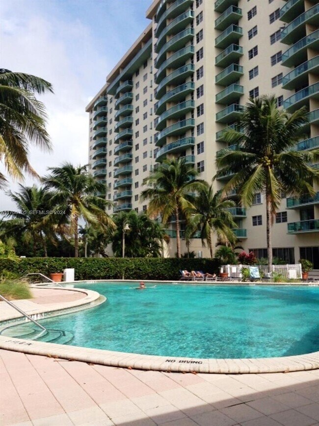 Building Photo - 19390 Collins Ave