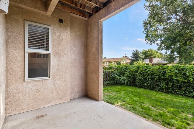 Building Photo - 4109 Sunny Vista Heights