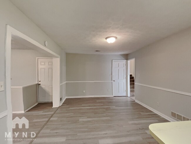 Building Photo - 1687 Coronet Dr