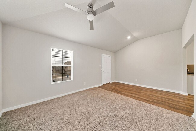 Building Photo - 3 Bedroom/2 Bath Escalera Subdivision