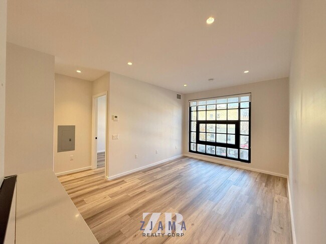 Primary Photo - 1120 St Johns Pl