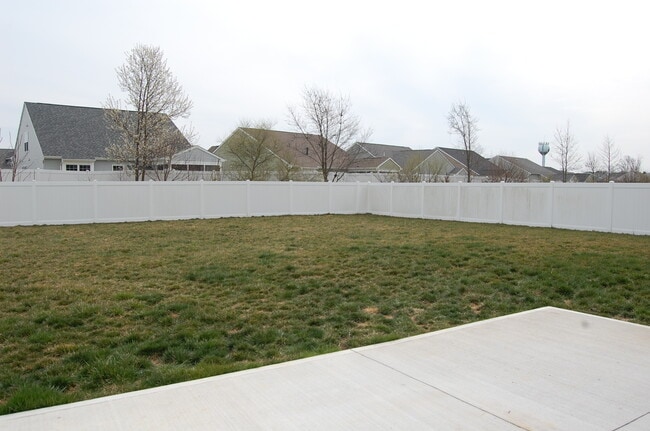 Building Photo - 388 W Birdie Ln