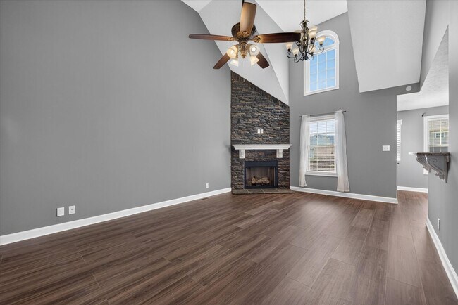 Building Photo - 645 Fox Hound Dr