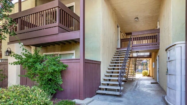 Building Photo - Spacious 1 Bedroom Condo for Rent in Villa...