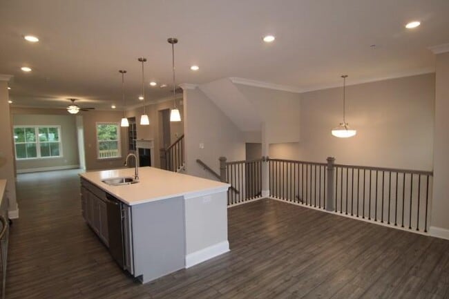 Building Photo - 132 Boxcar Wy SE