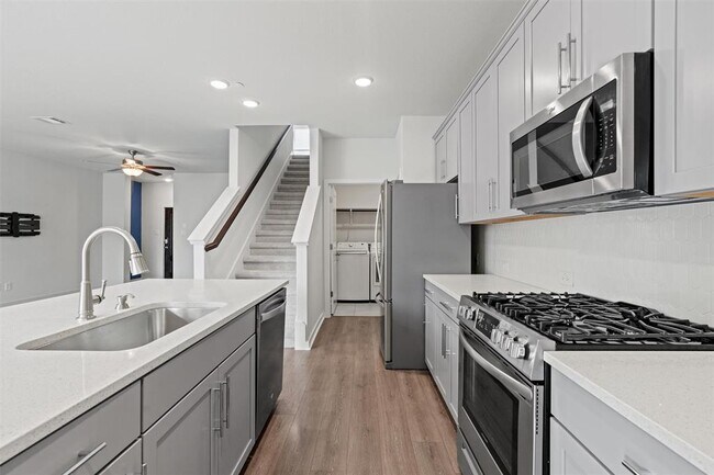 Building Photo - 2500 Forest Creek Dr