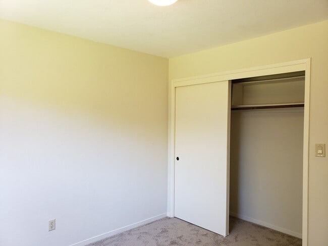 Building Photo - Nice, Cute and Clean!!!